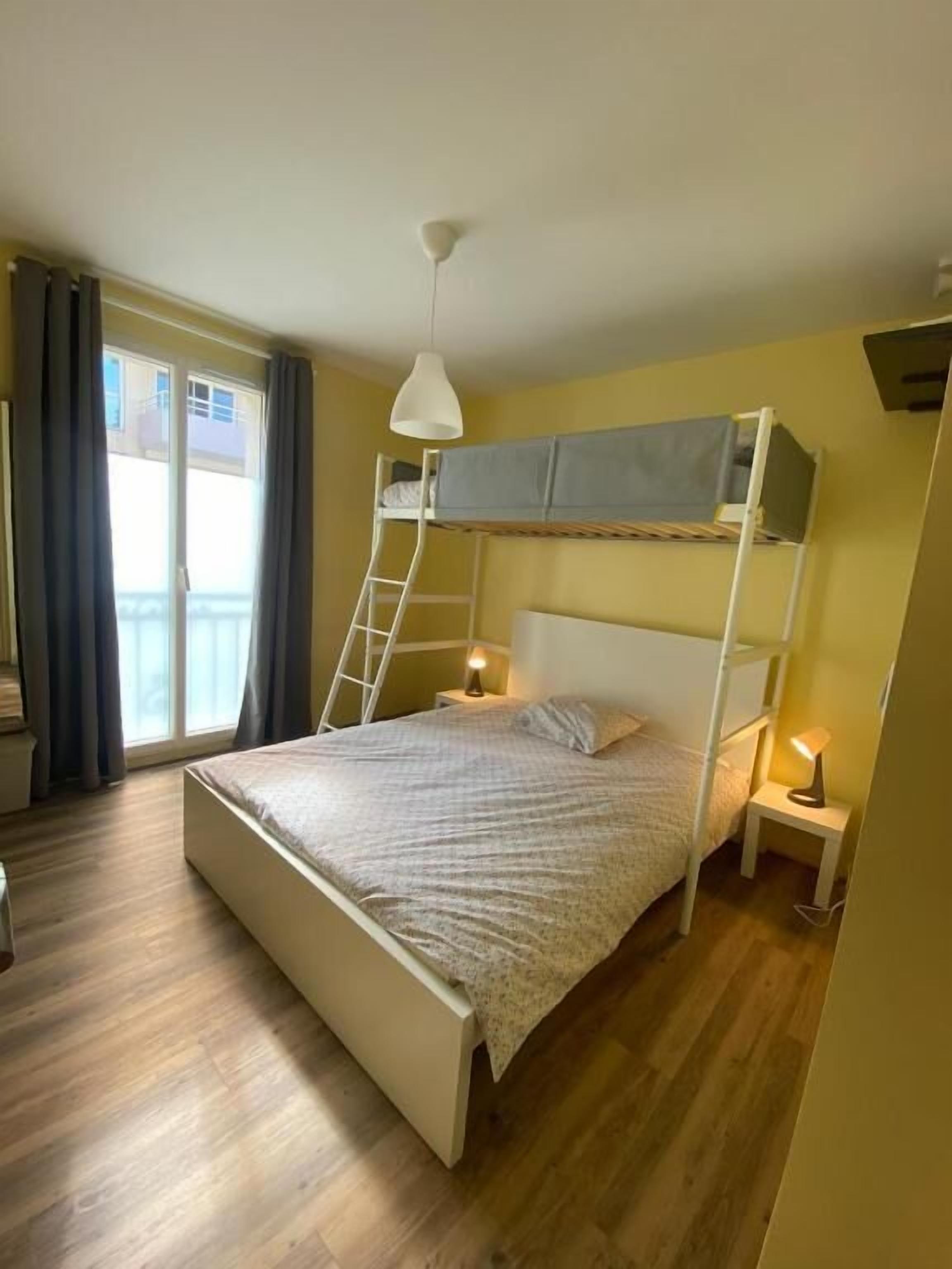 Bohobos Hostel