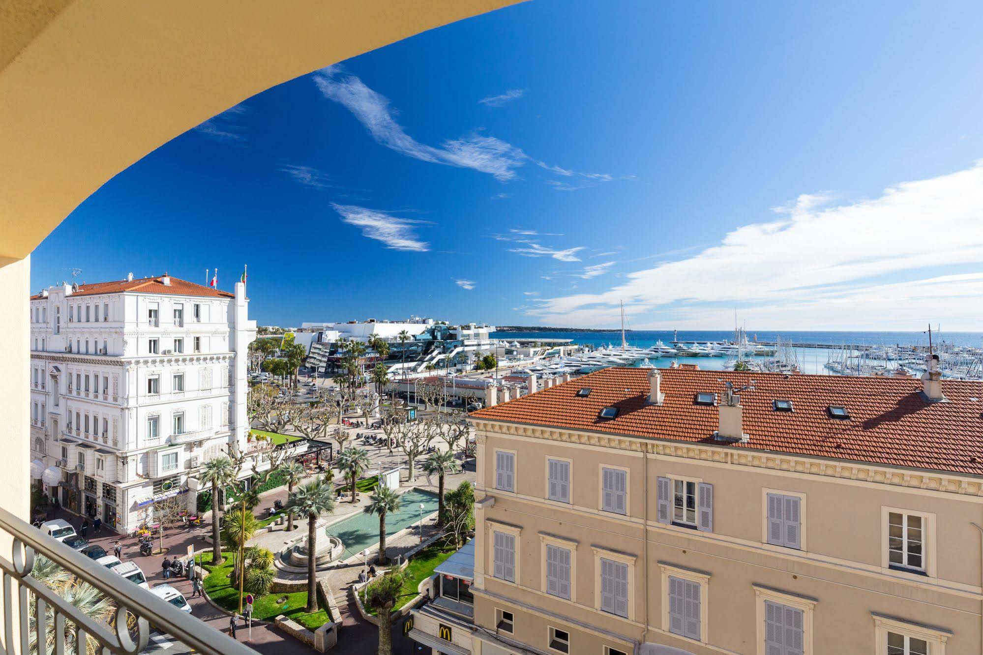 Palais View