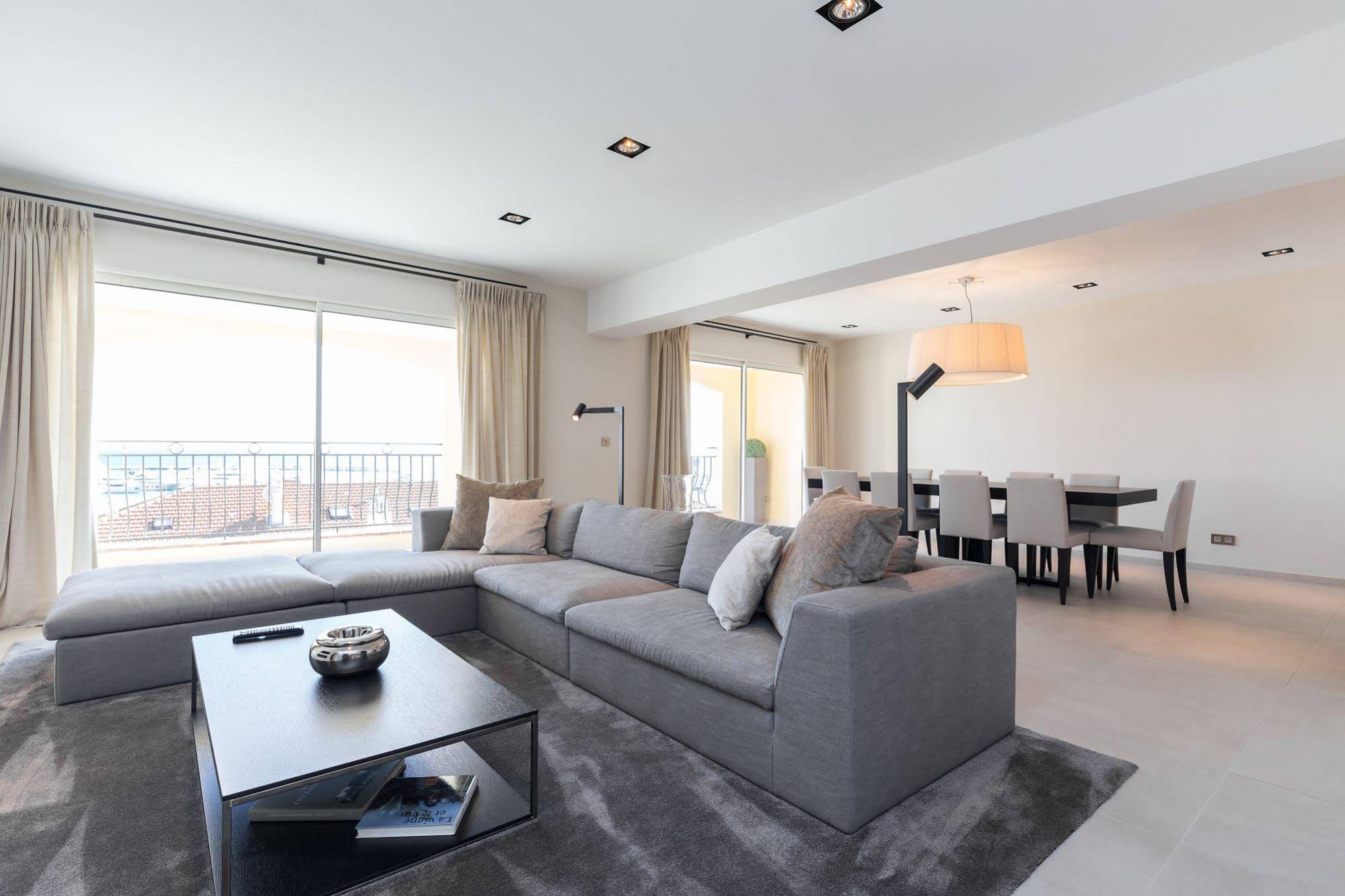 Palais View