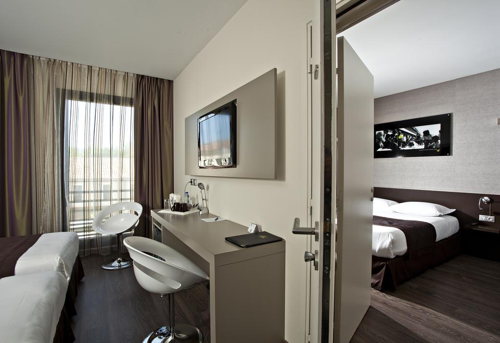 Grand Prix Hotel & Restaurant