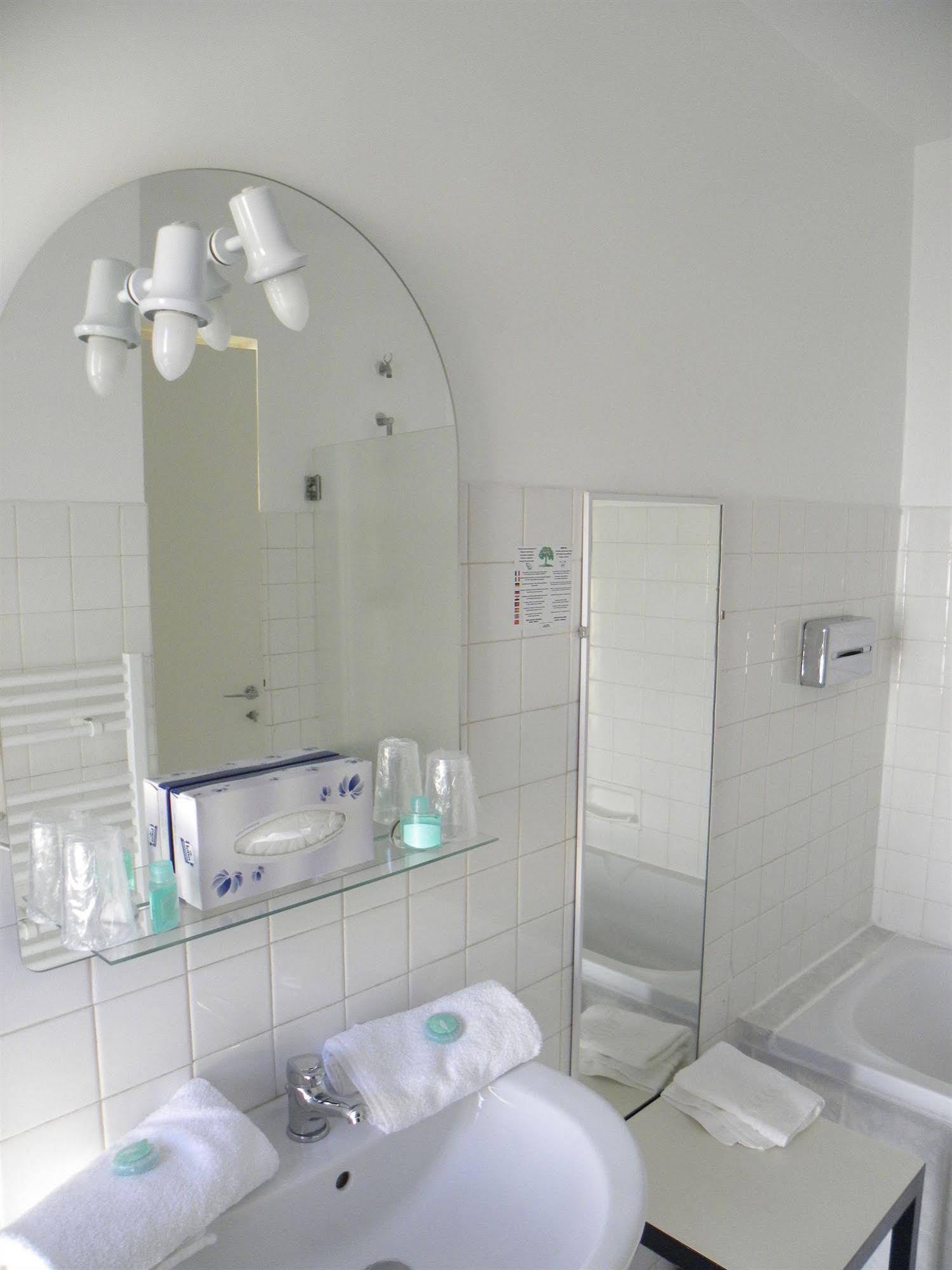 Anglade Hotel