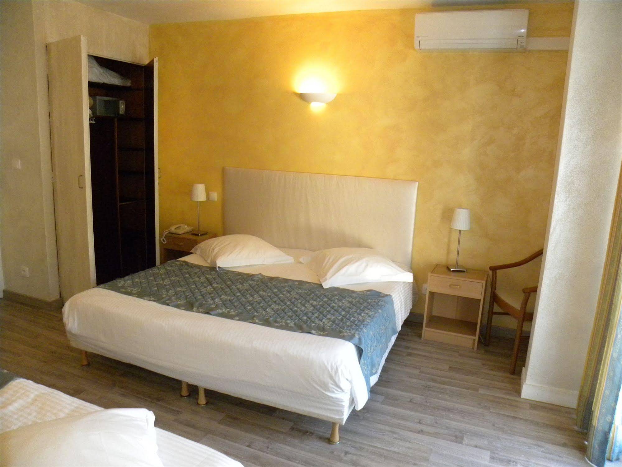 Anglade Hotel