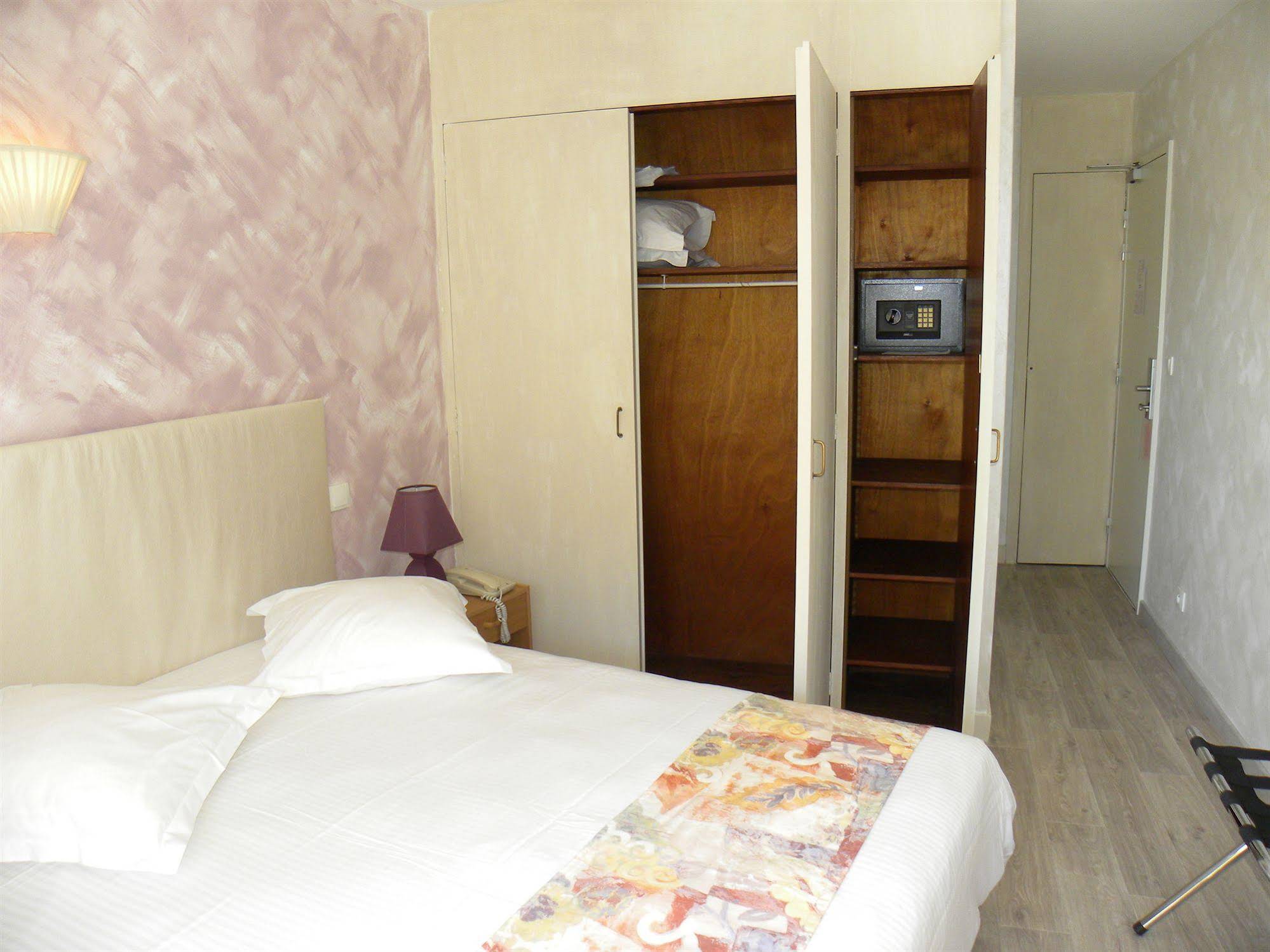 Anglade Hotel