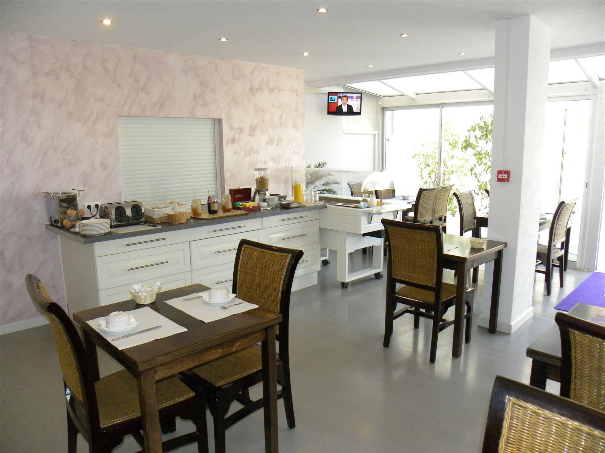 Anglade Hotel