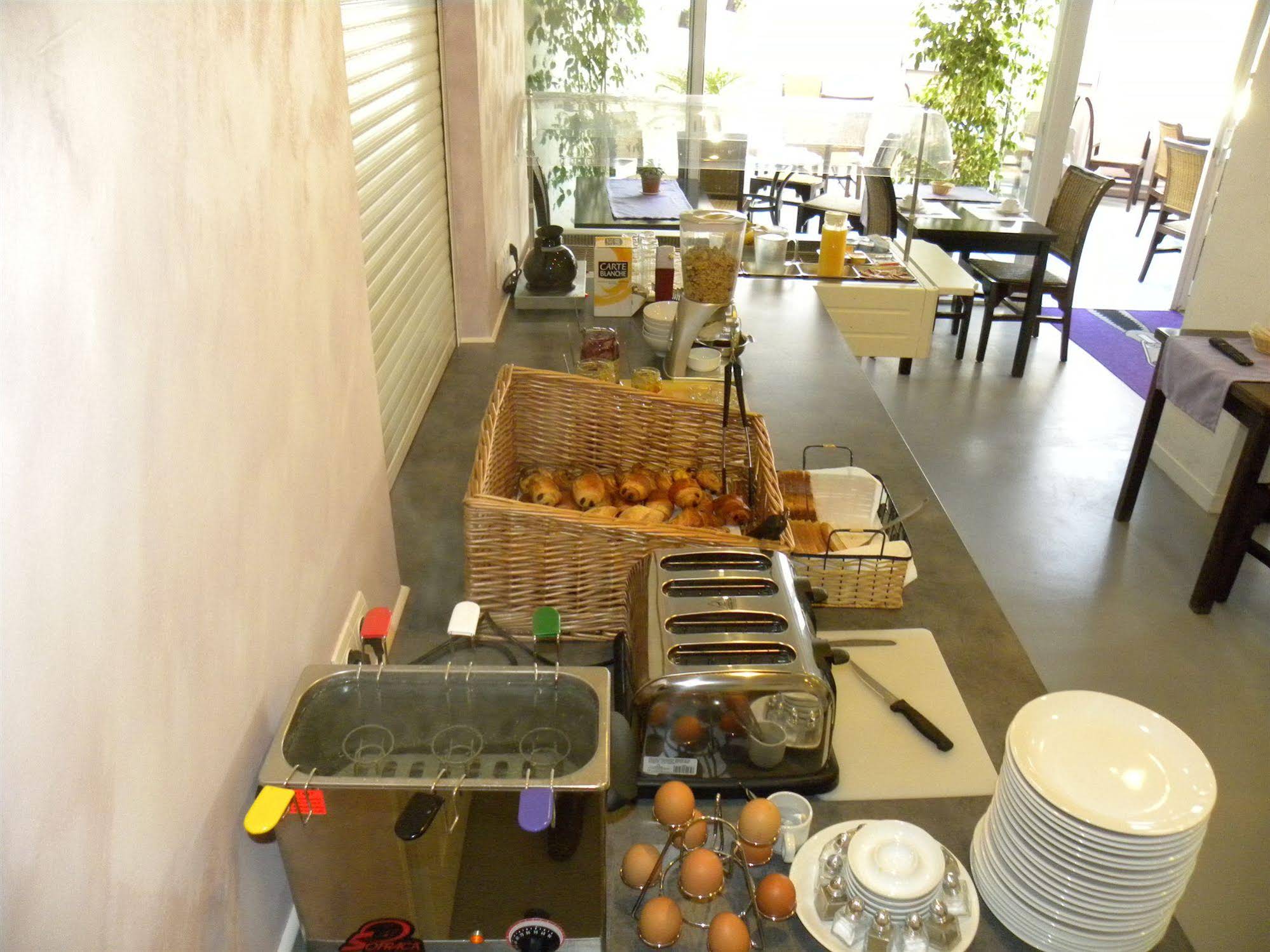 Anglade Hotel