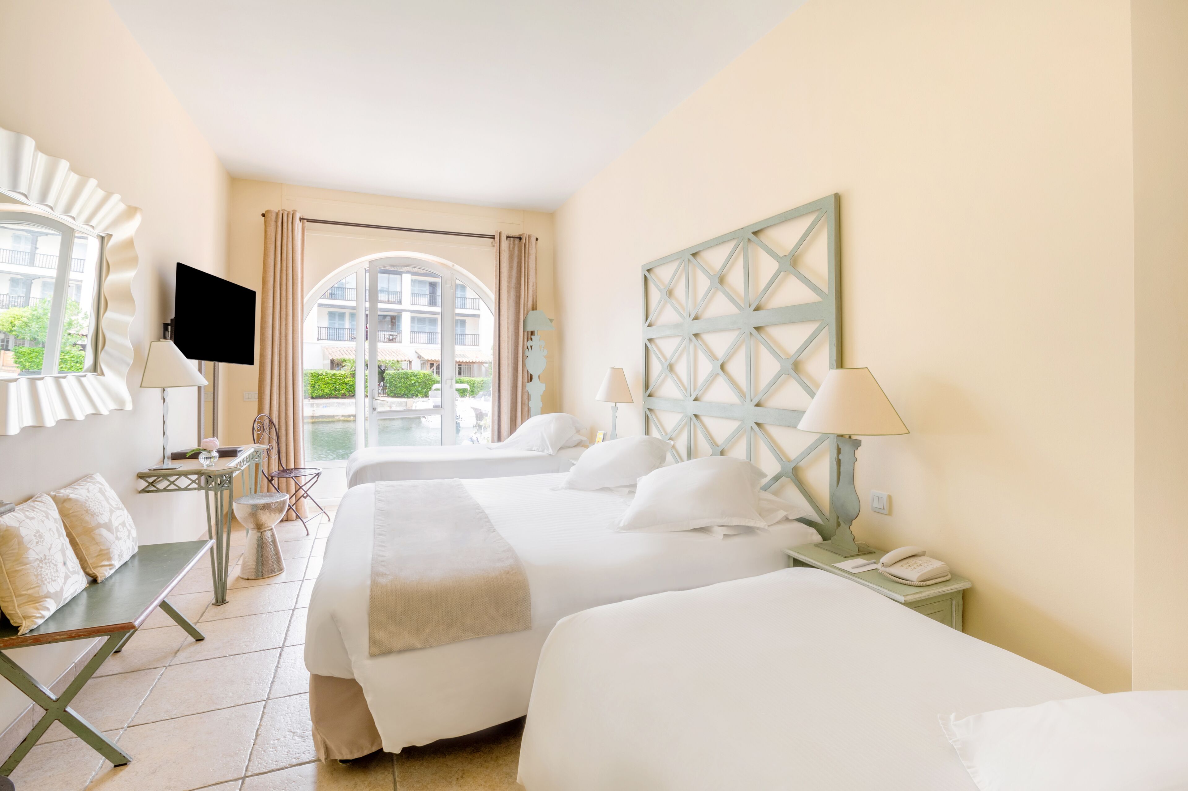 Le Suffren Hôtel