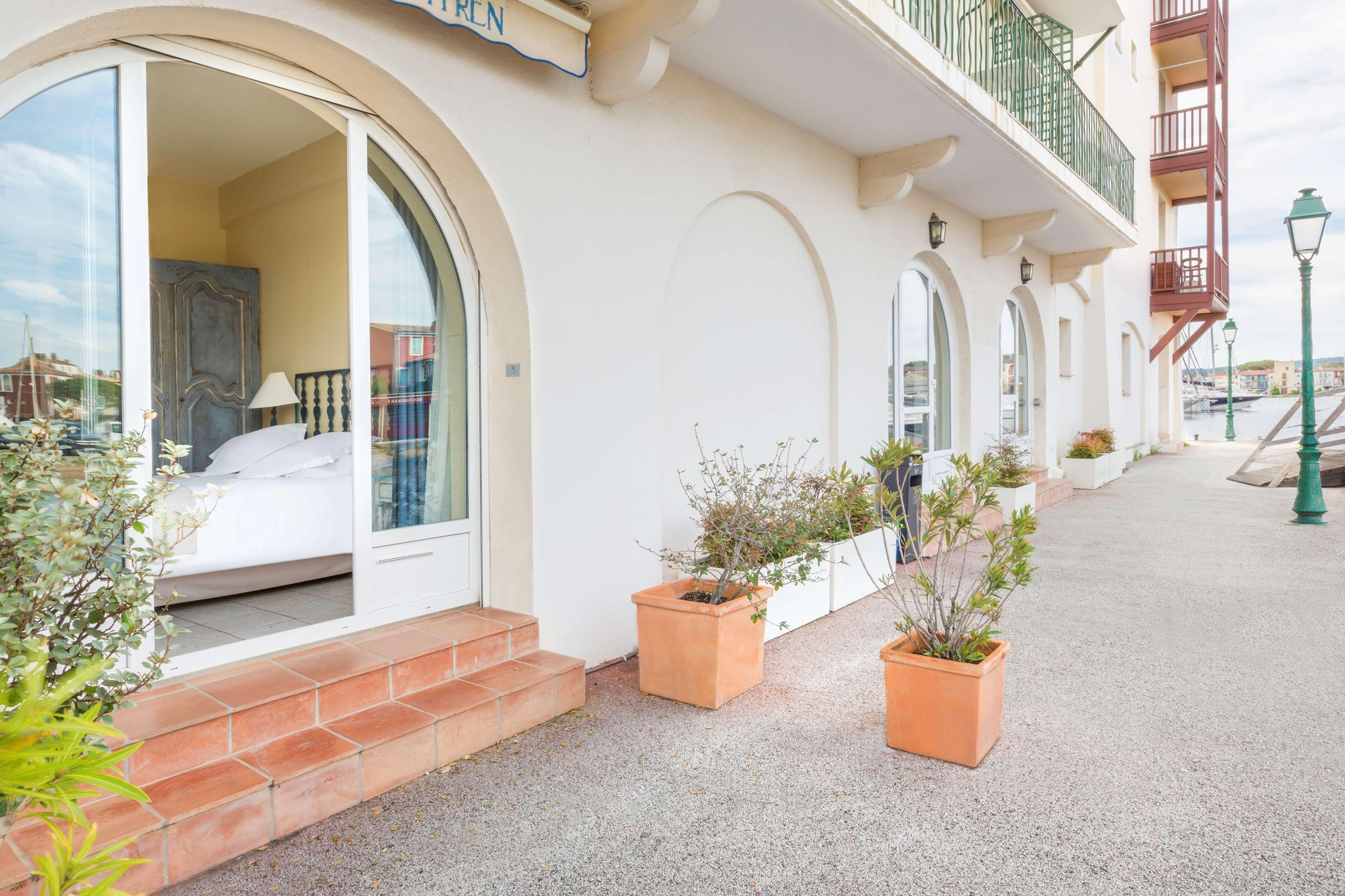 Le Suffren Hôtel