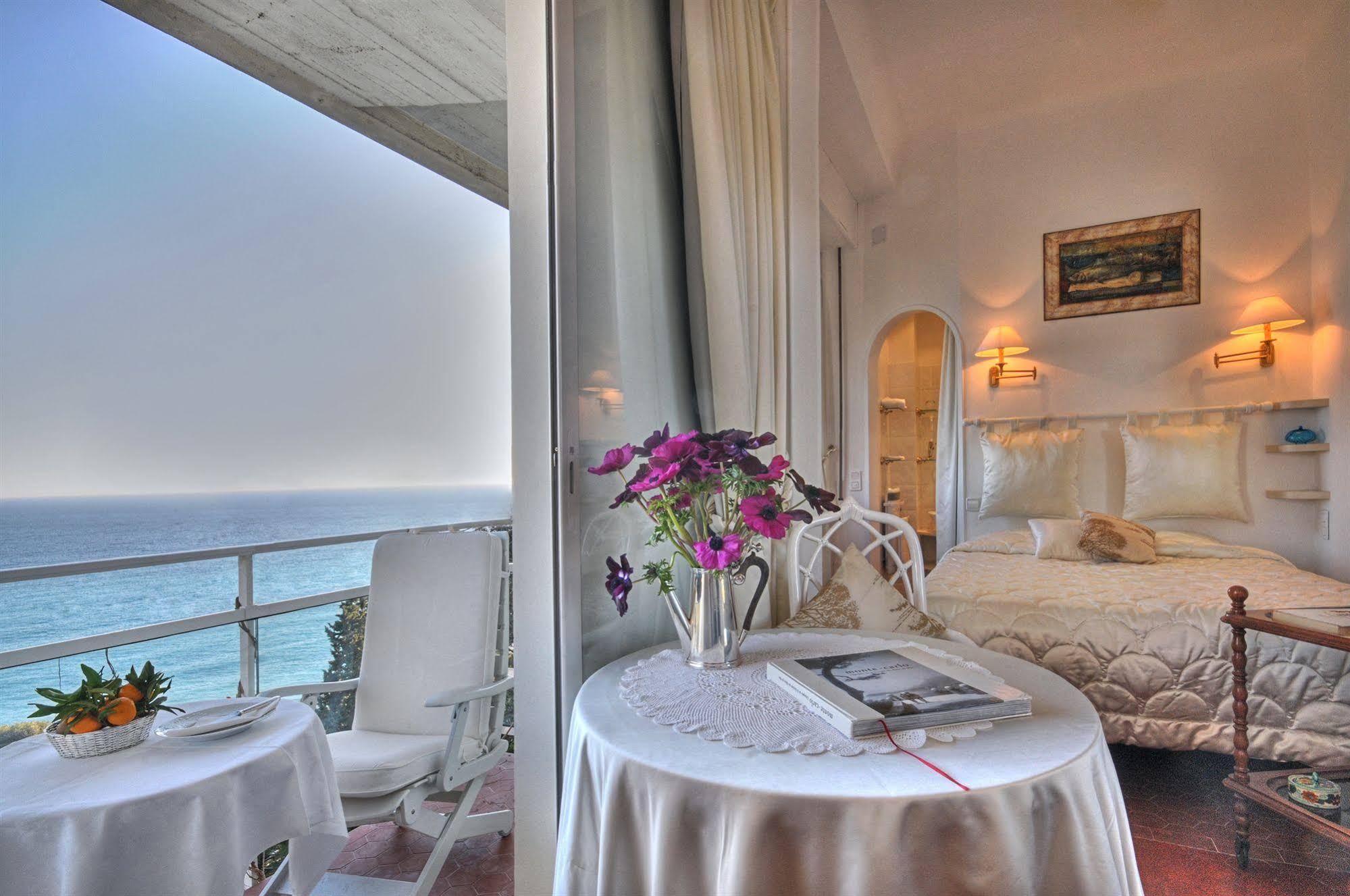 Hôtel Le Roquebrune
