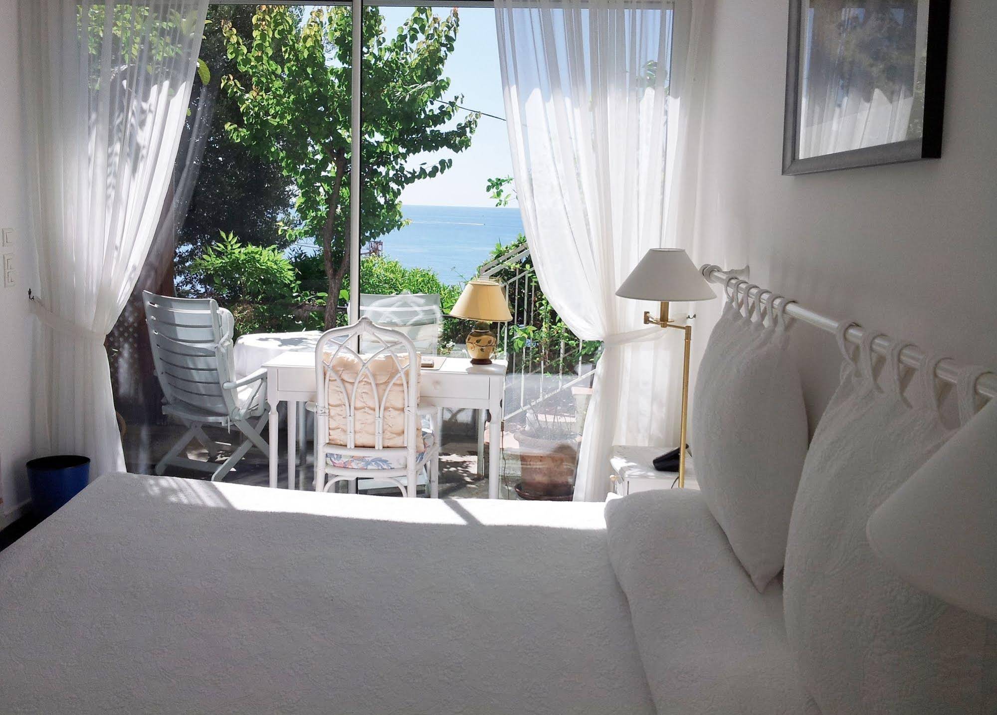 Hôtel Le Roquebrune