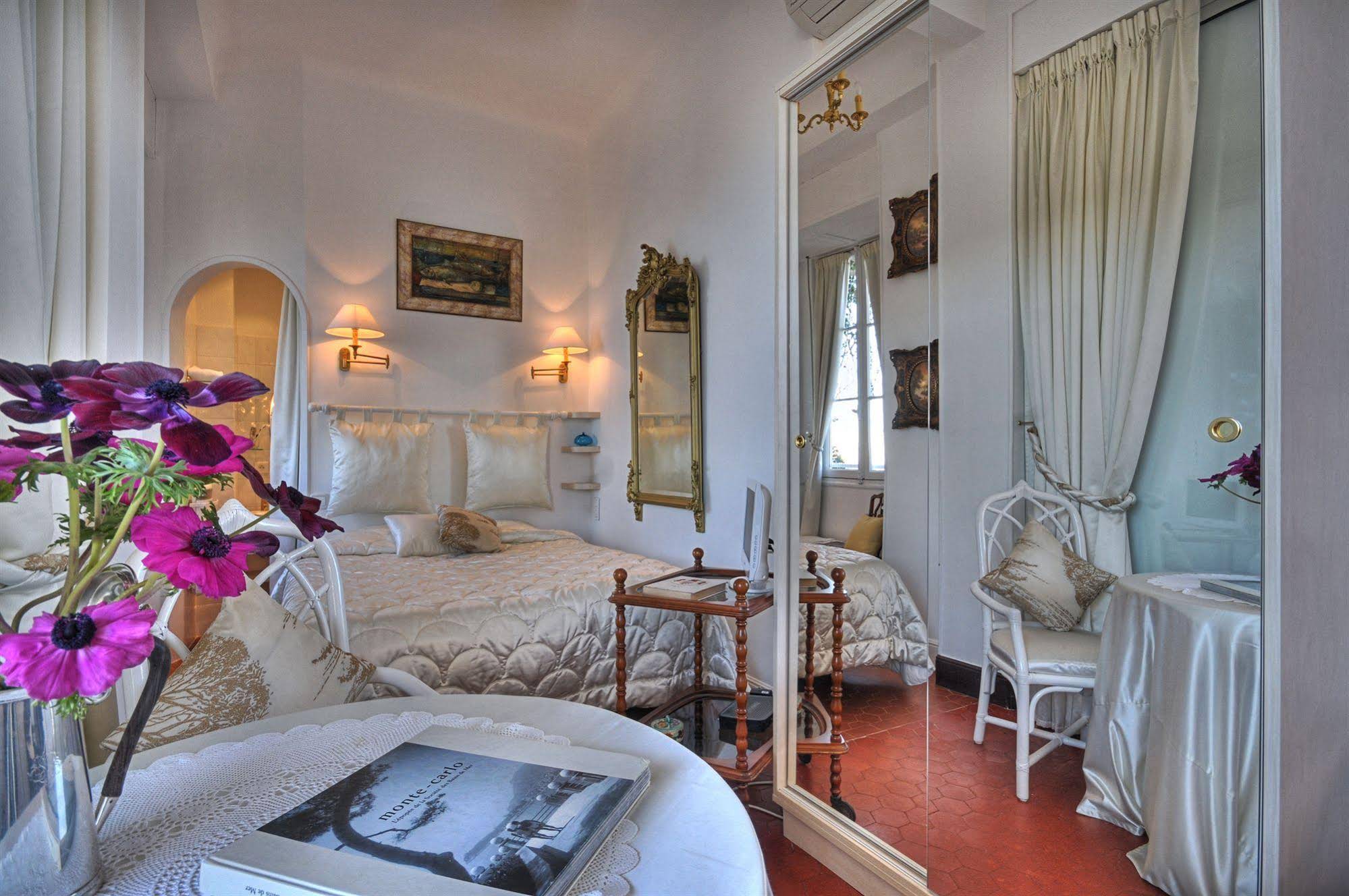 Hôtel Le Roquebrune