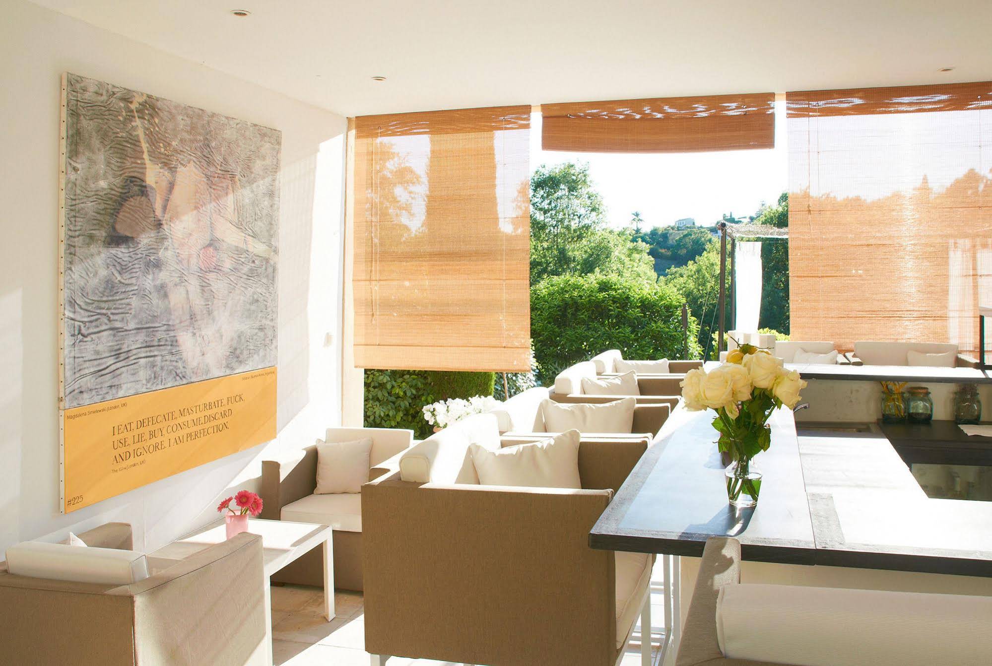 Toile Blanche