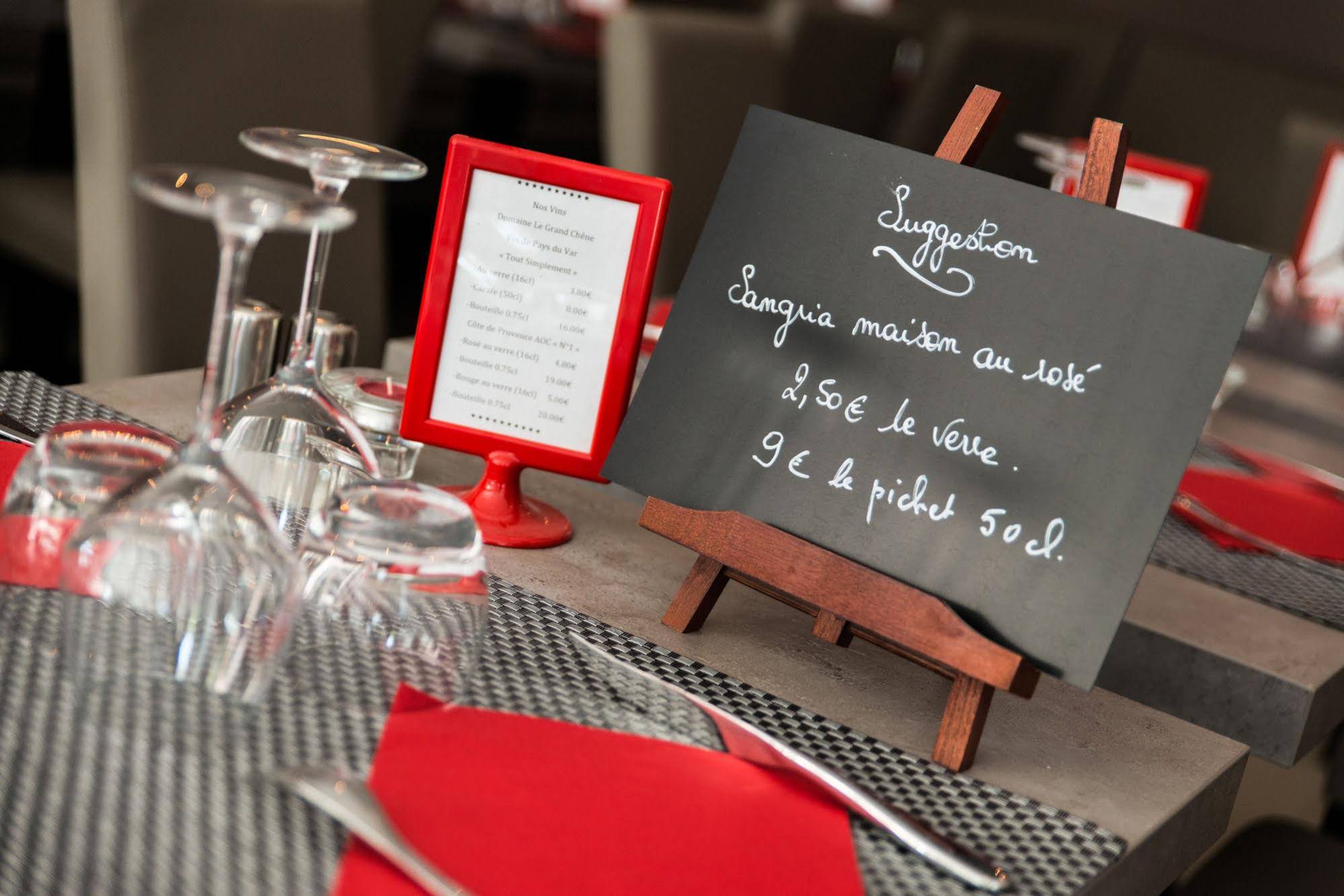 Holidays & Work HOTEL RESTAURANT