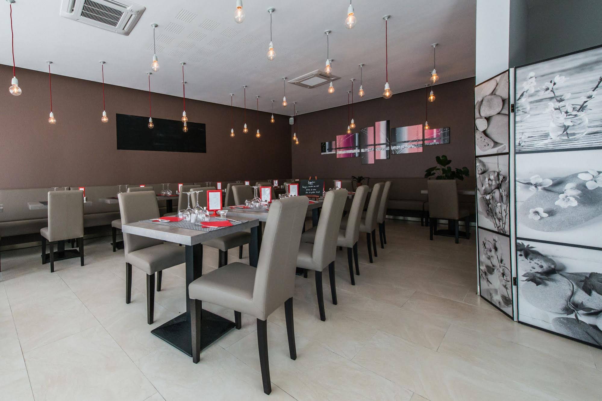 Holidays & Work HOTEL RESTAURANT