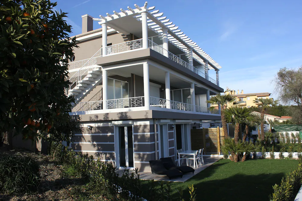 Villa Velvet