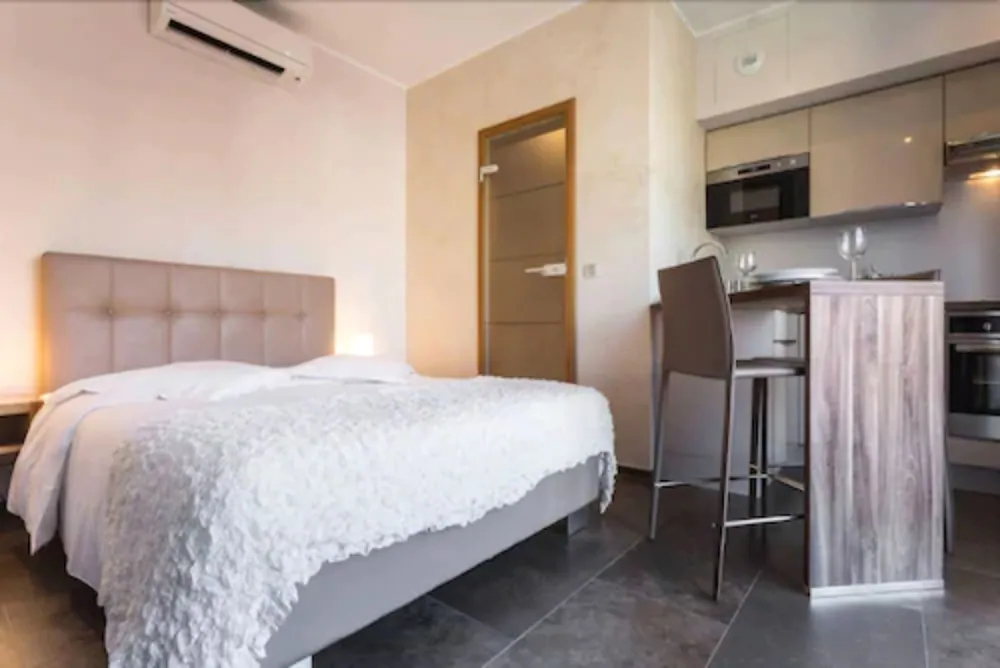 Villa Velvet