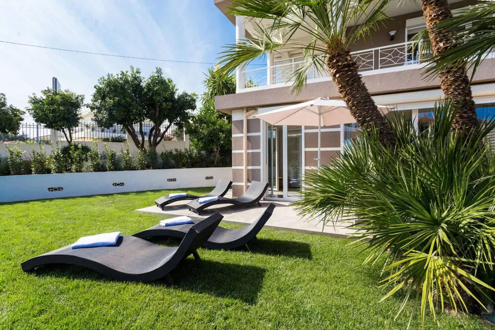 Villa Velvet
