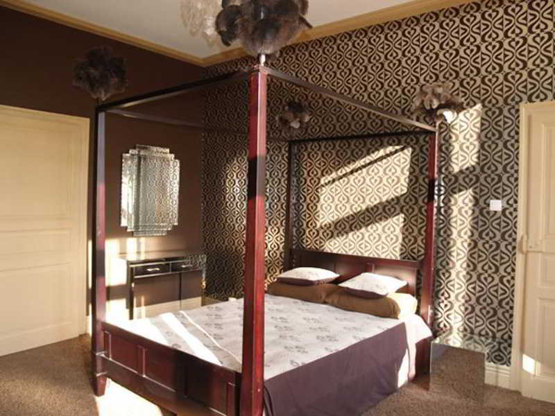 Maison De Plumes