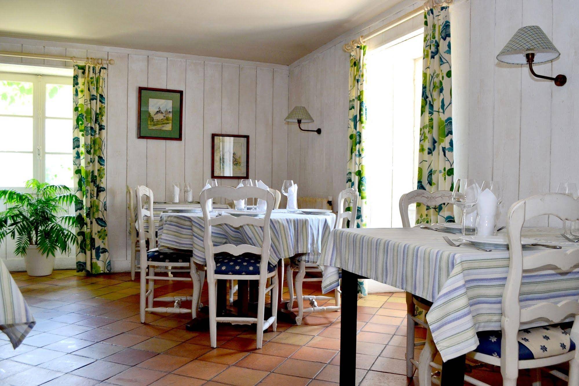 Hôtel - Restaurant Les Bains de Secours