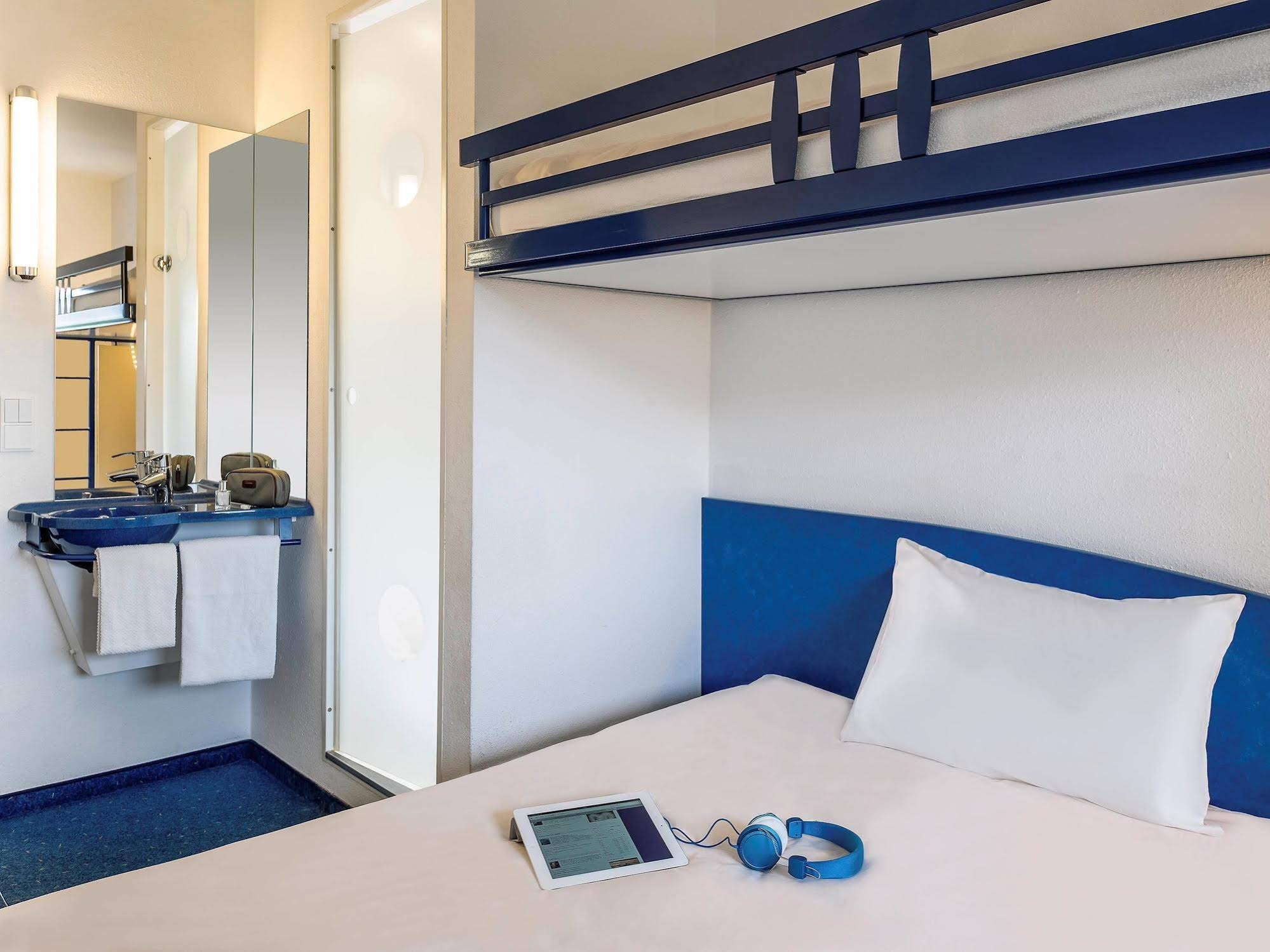 Zola 45 Bezons Hotel