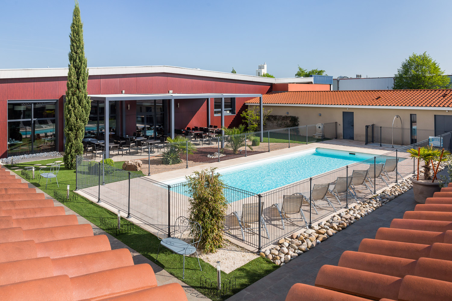Gatsby Hotel & Restaurant