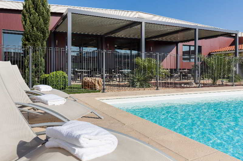 Gatsby Hotel & Restaurant