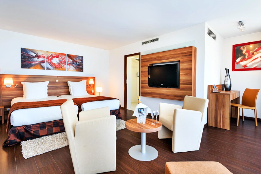 Gatsby Hotel & Restaurant