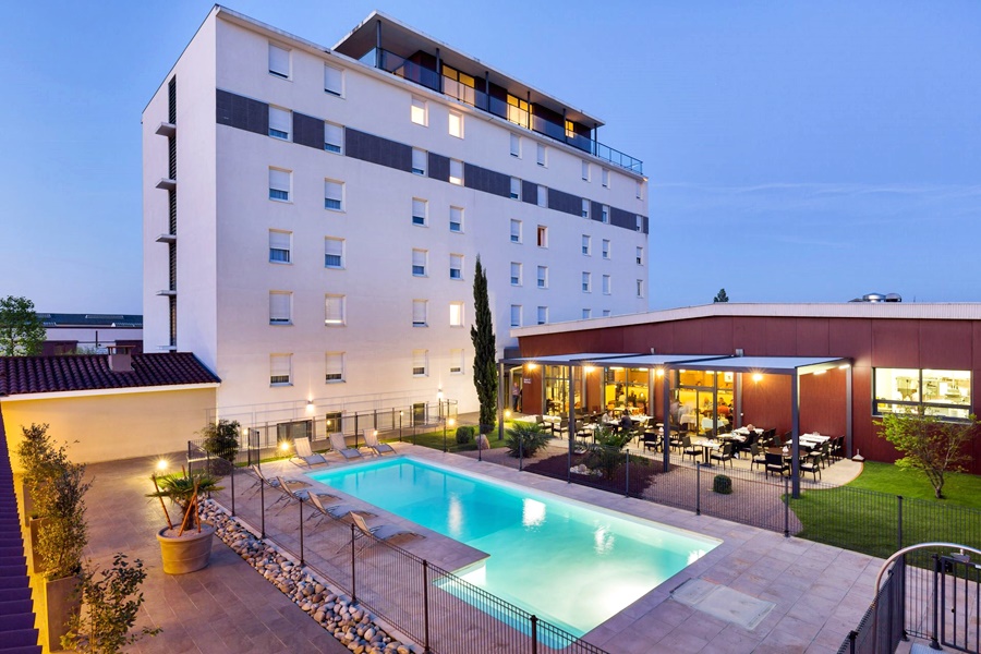 Gatsby Hotel & Restaurant