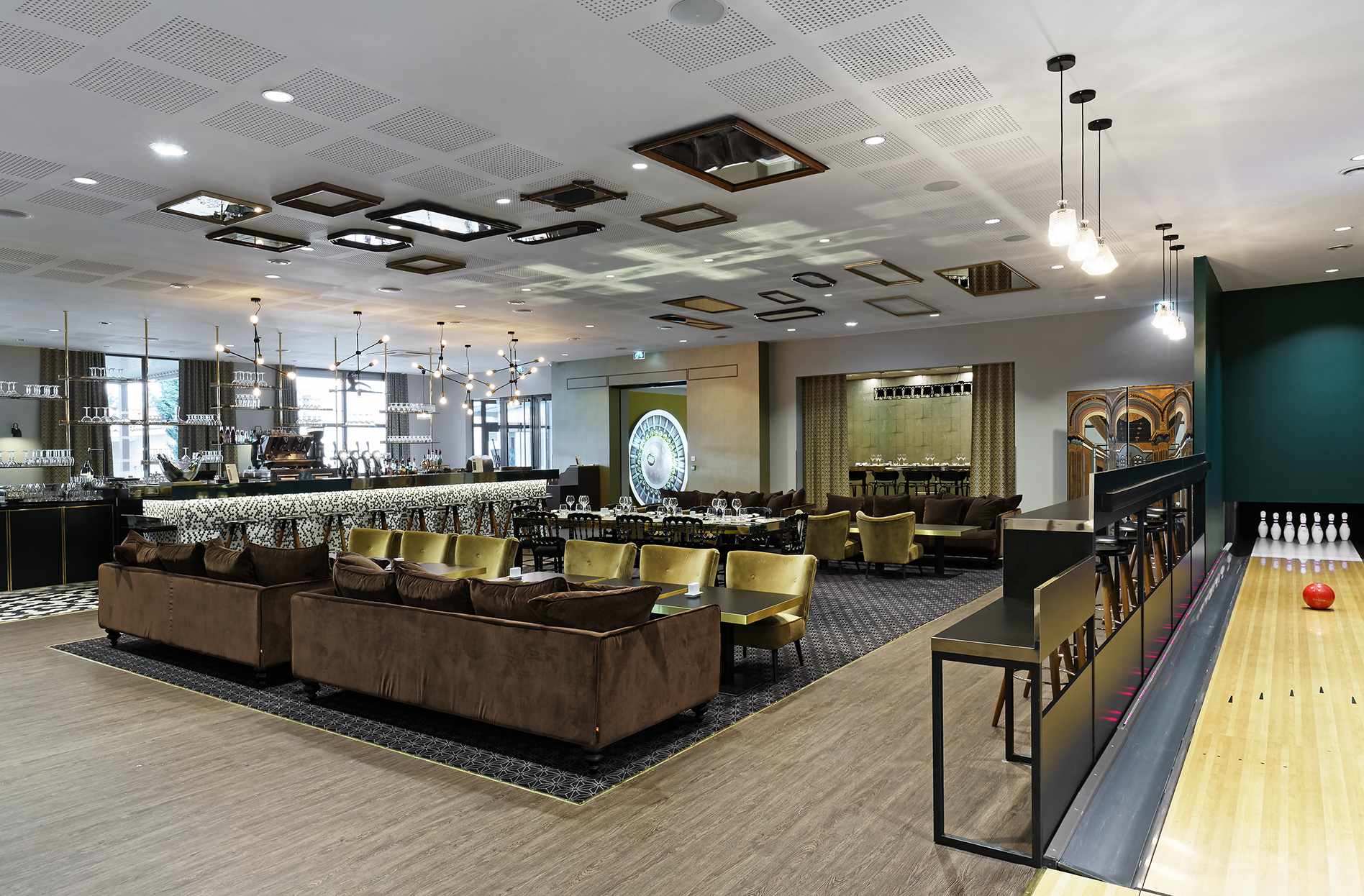 Gatsby Hotel & Restaurant