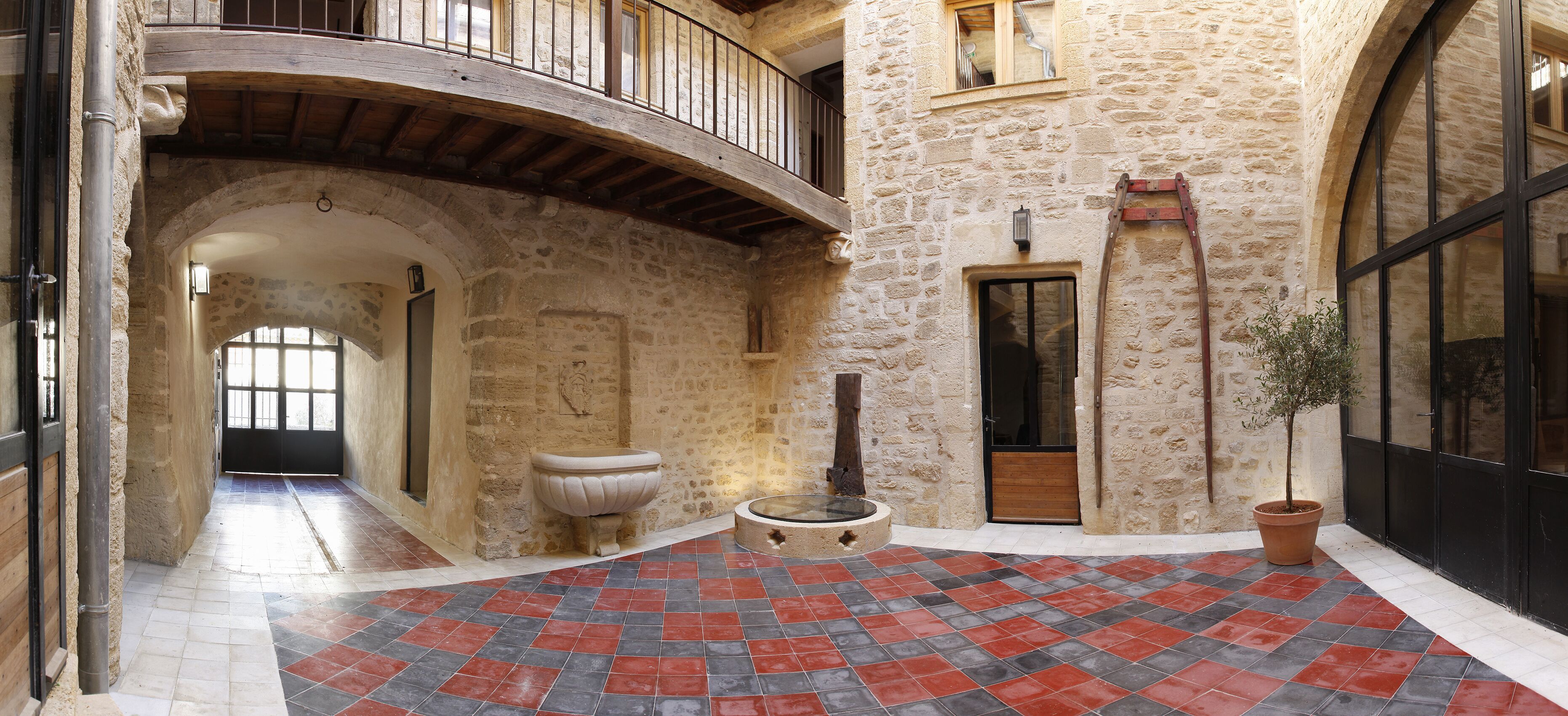 La Maison Des Seigneurs