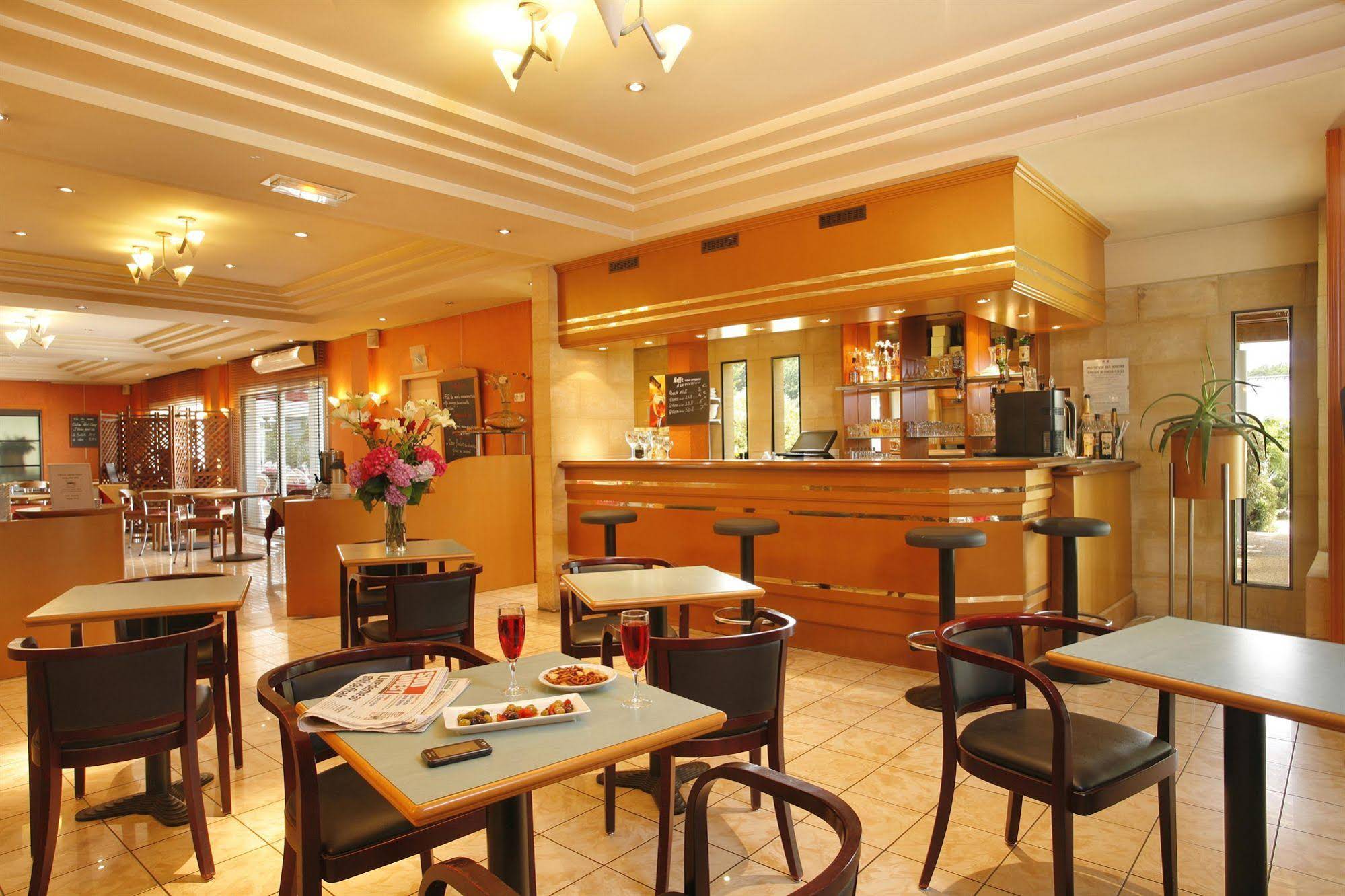 Hôtel Confort Le Moulin Rouge