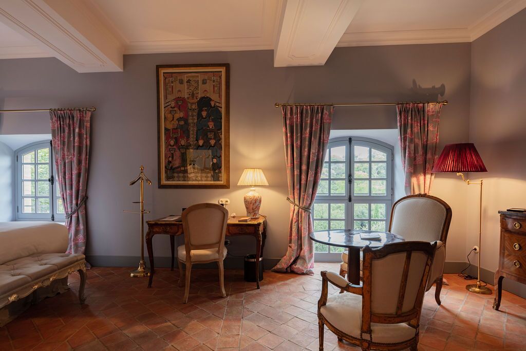 Chateau De Collias Hotel & Restaurant