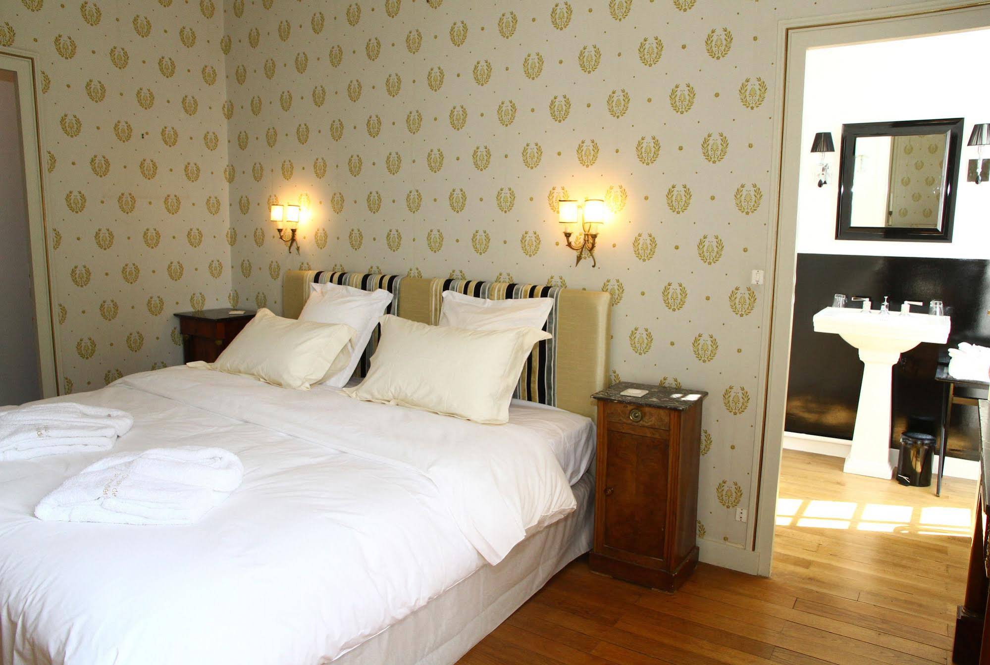 Château De La Giraudière à Villeny