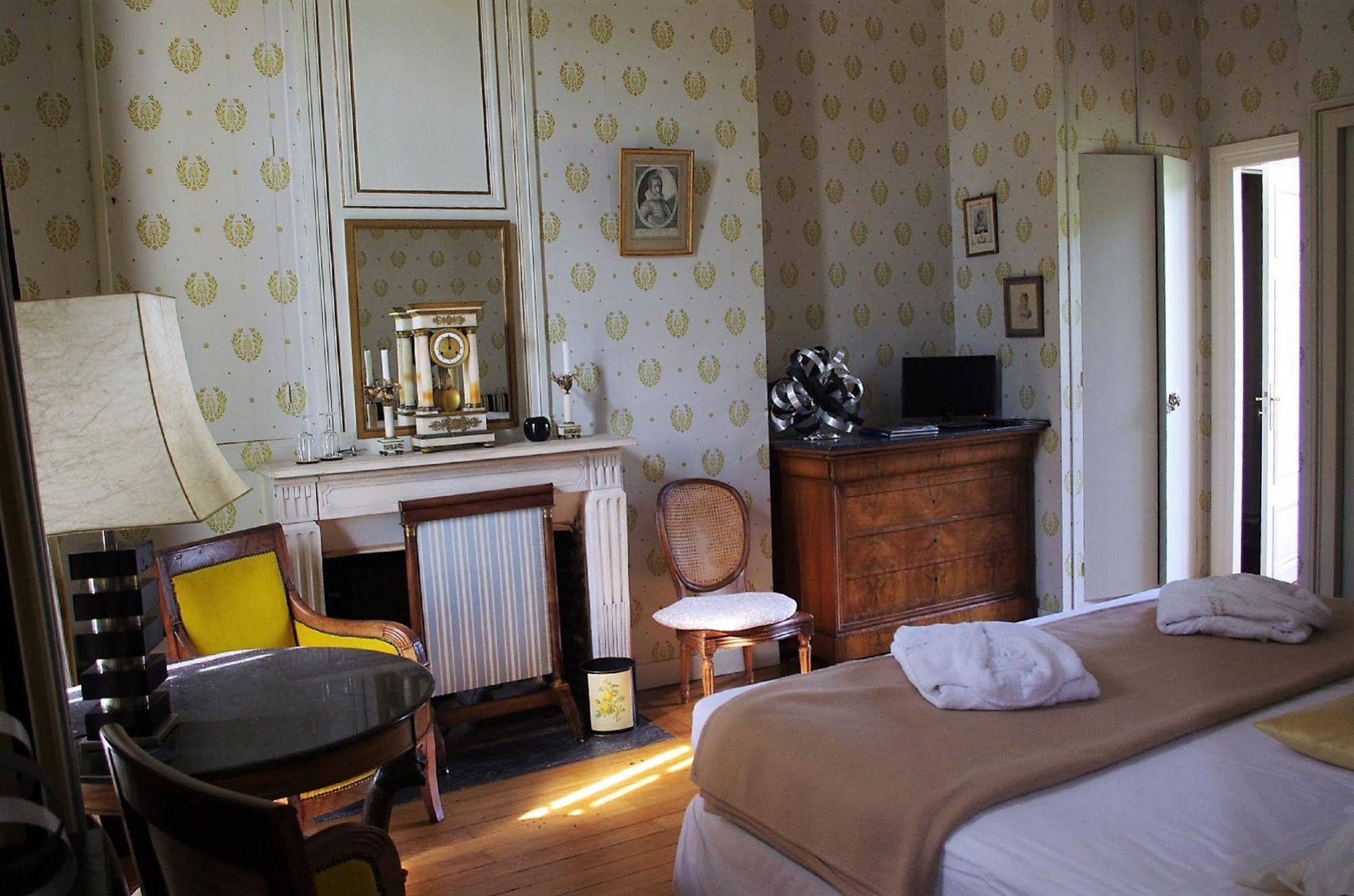 Château De La Giraudière à Villeny