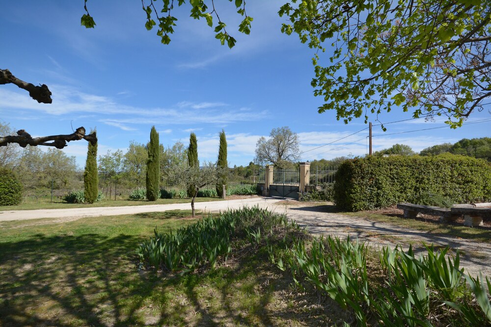 Les Bastidons Du Souleyan