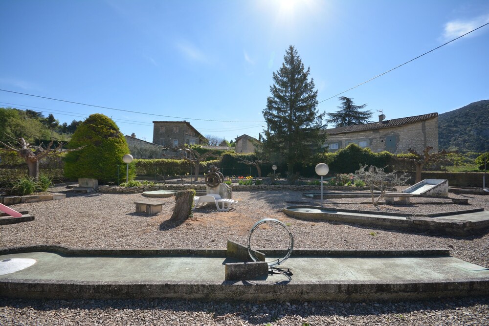 Les Bastidons Du Souleyan