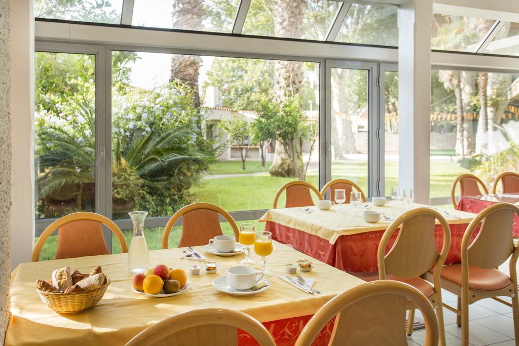 Domaine Du Mas Blanc Residence De Touris