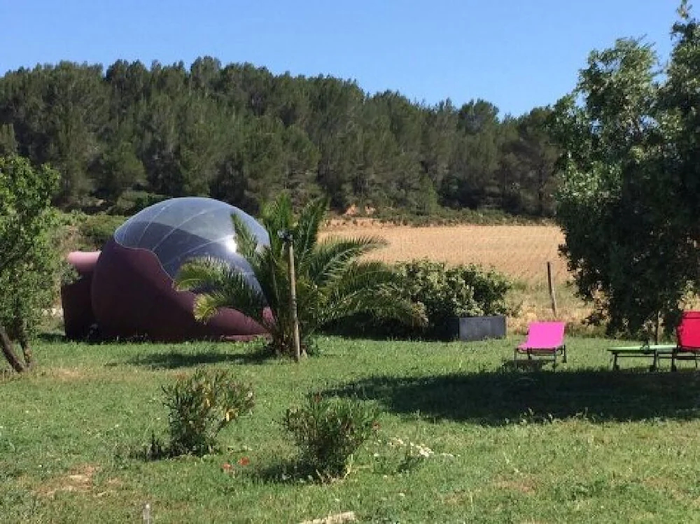 Les Chambres Bulles du Château Belvize