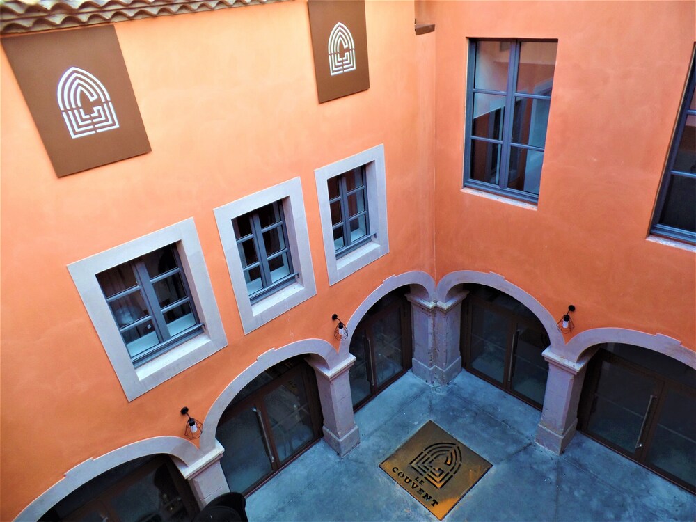 Le Couvent Hostel