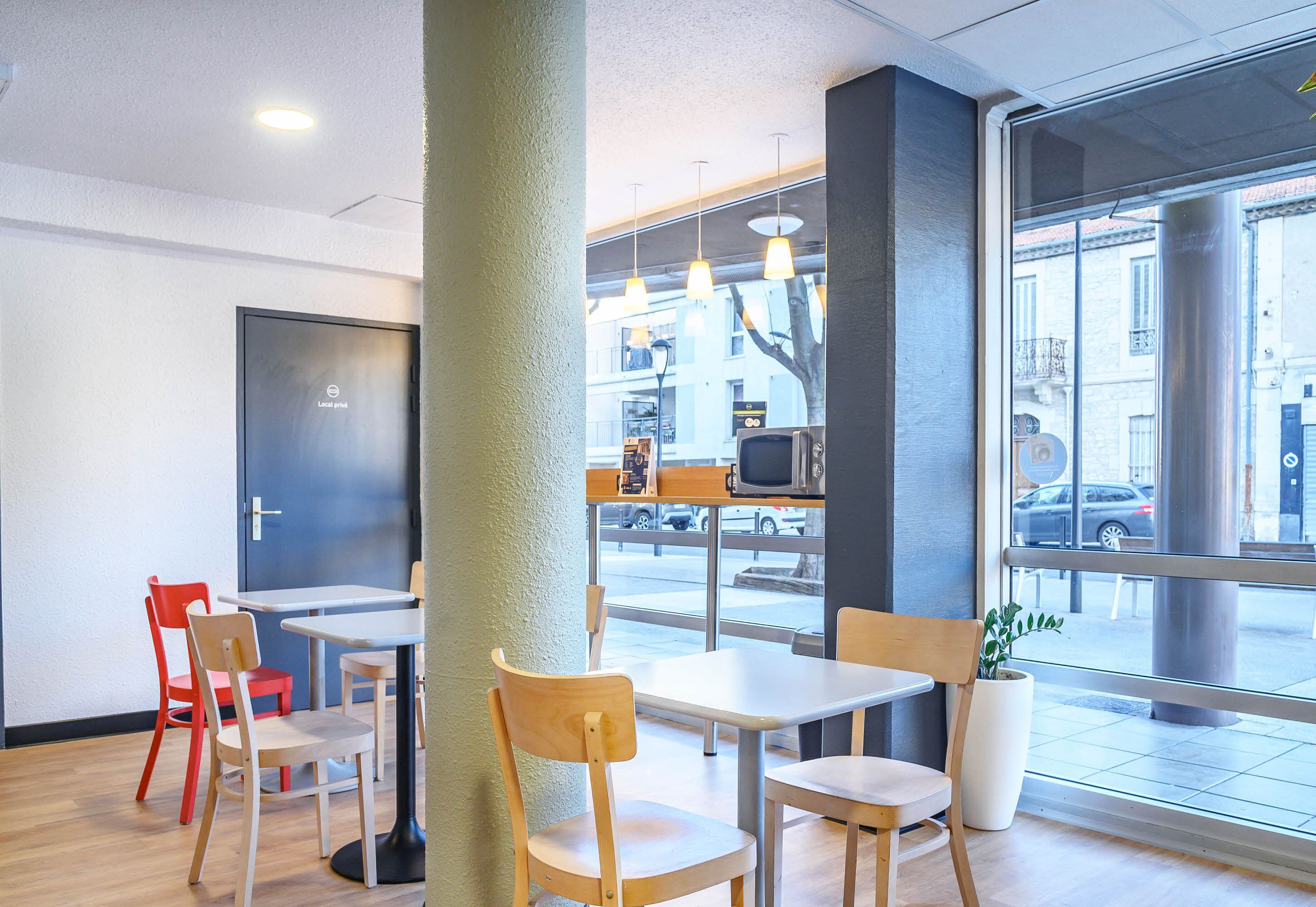 B&B HOTEL Nîmes Centre Arènes