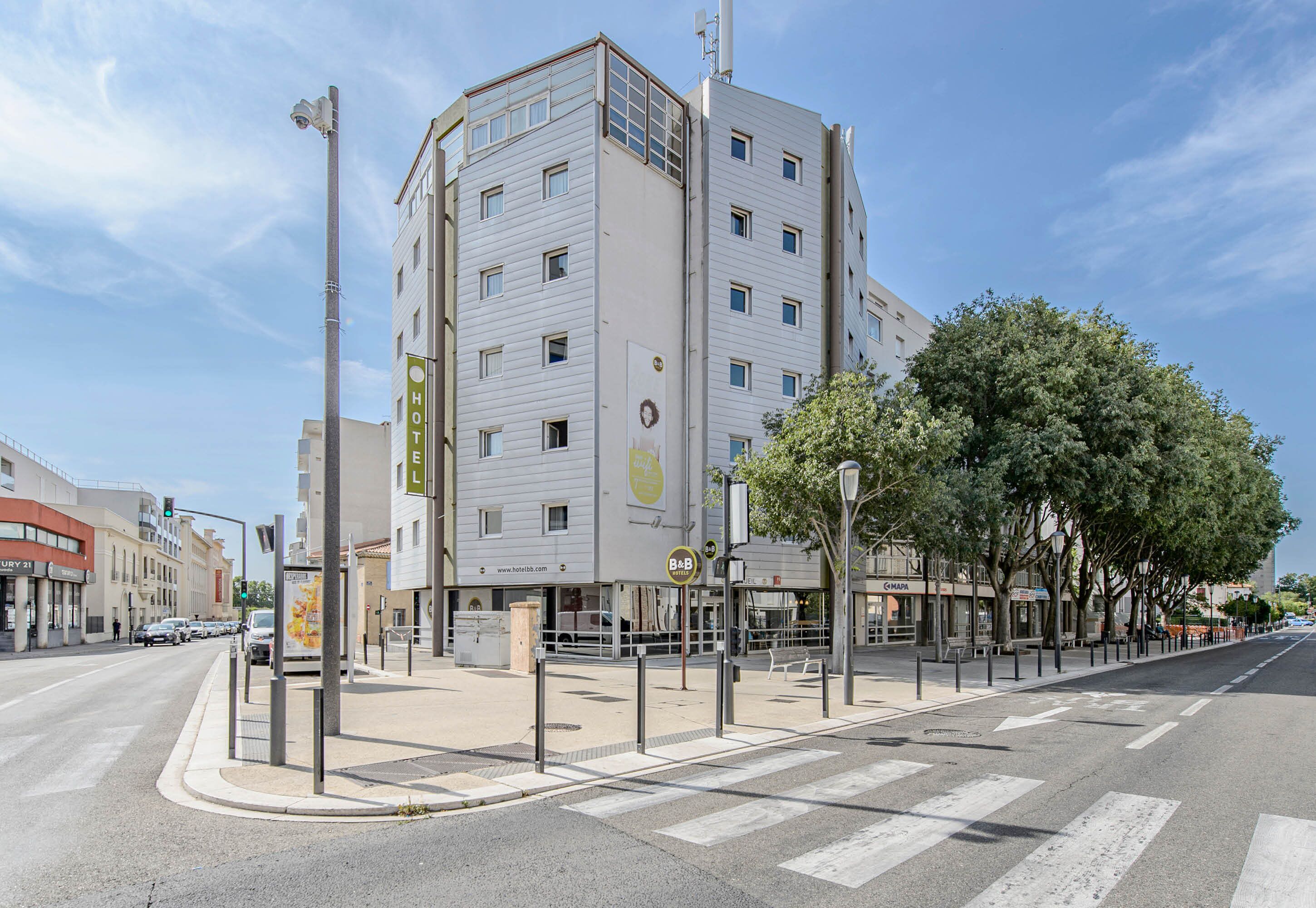 B&B HOTEL Nîmes Centre Arènes