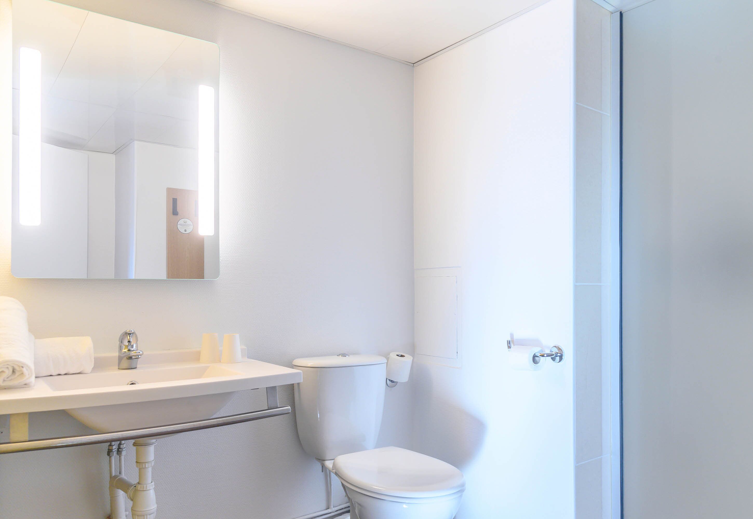 B&B HOTEL Nîmes Centre Arènes