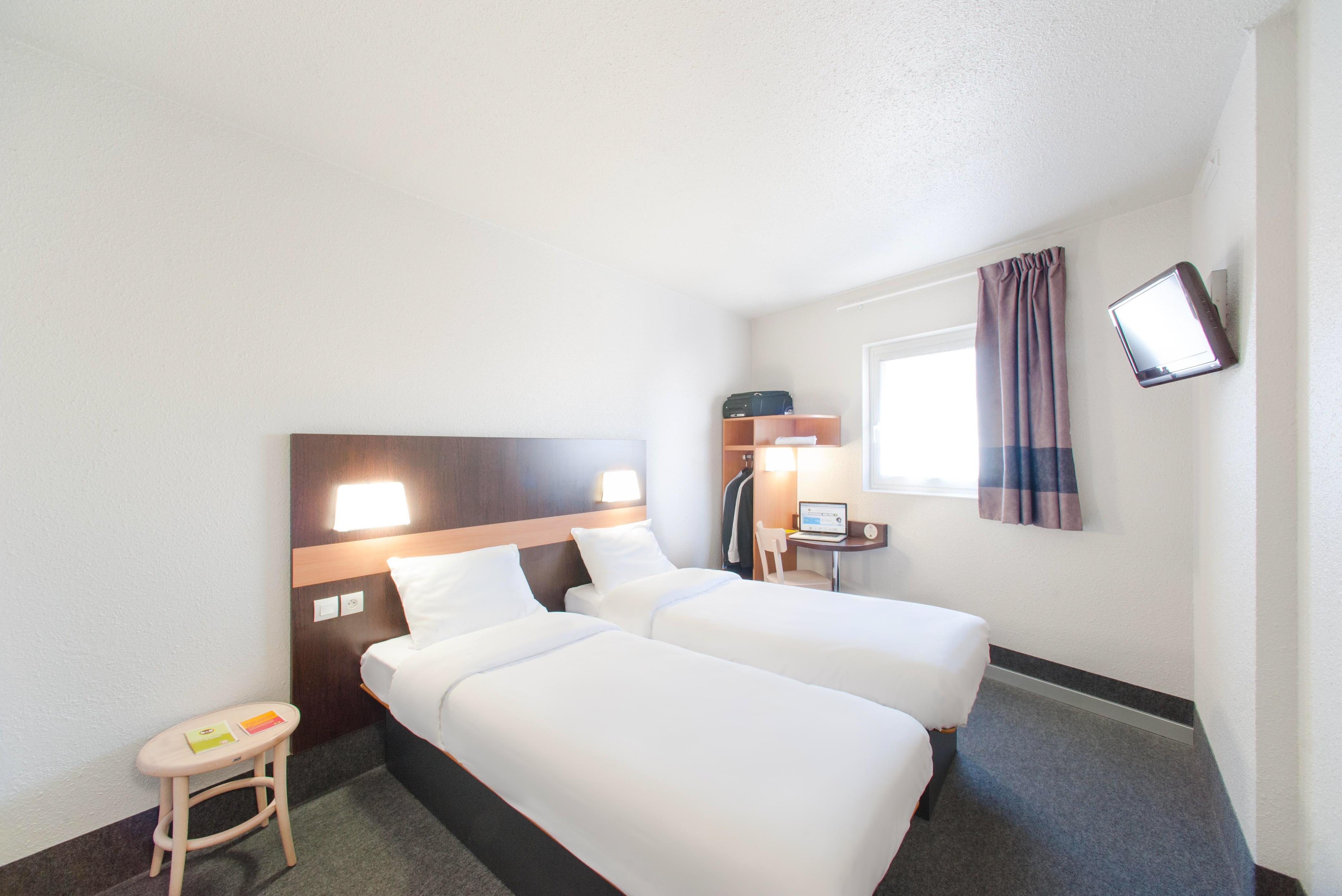 B&B Hôtel Nîmes Centre Arènes