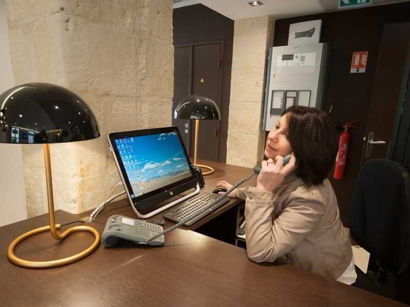 Central Hôtel Nîmes