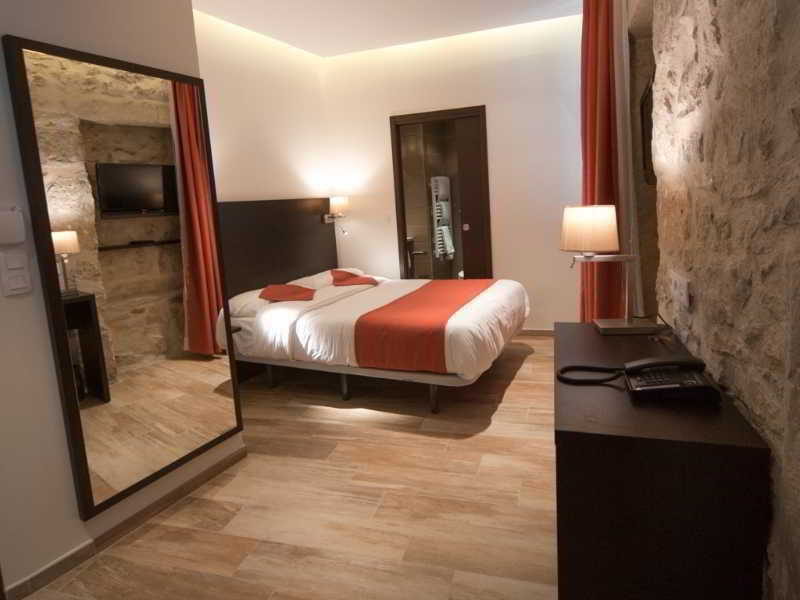 Central Hôtel Nîmes