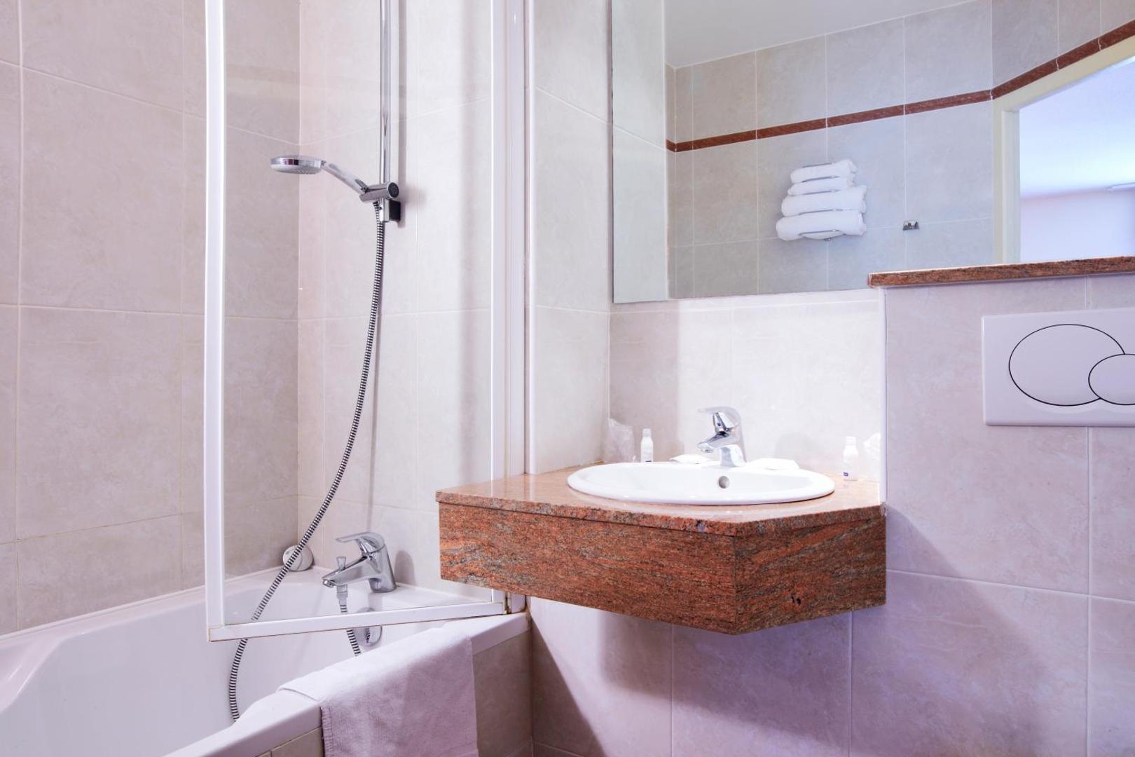 Hotel Kyriad Nîmes Ouest