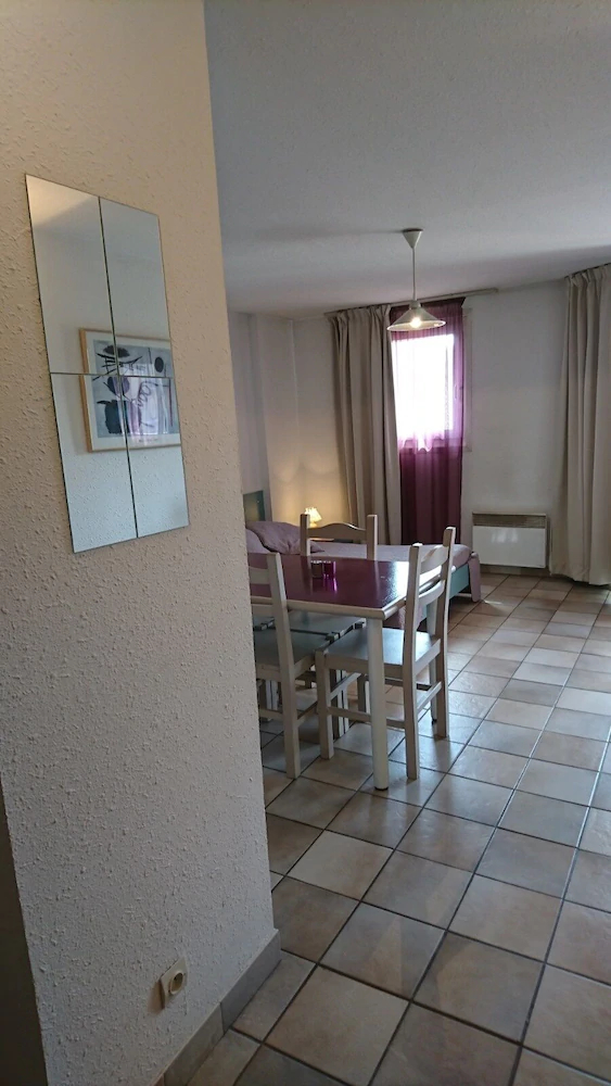 Residence De La Servie