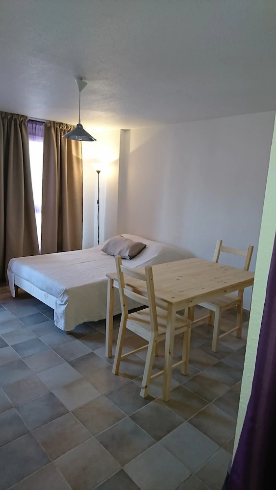 Residence De La Servie