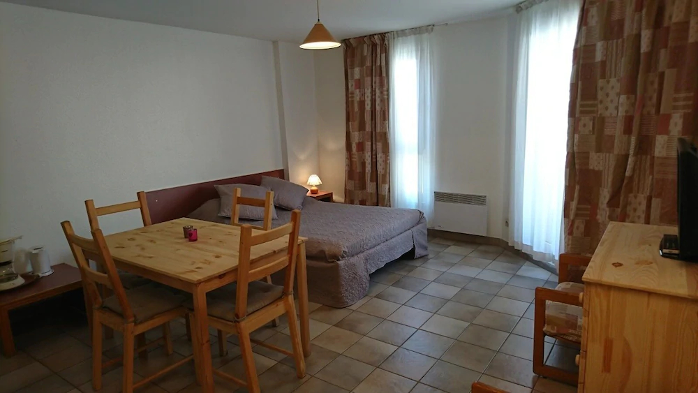 Residence De La Servie