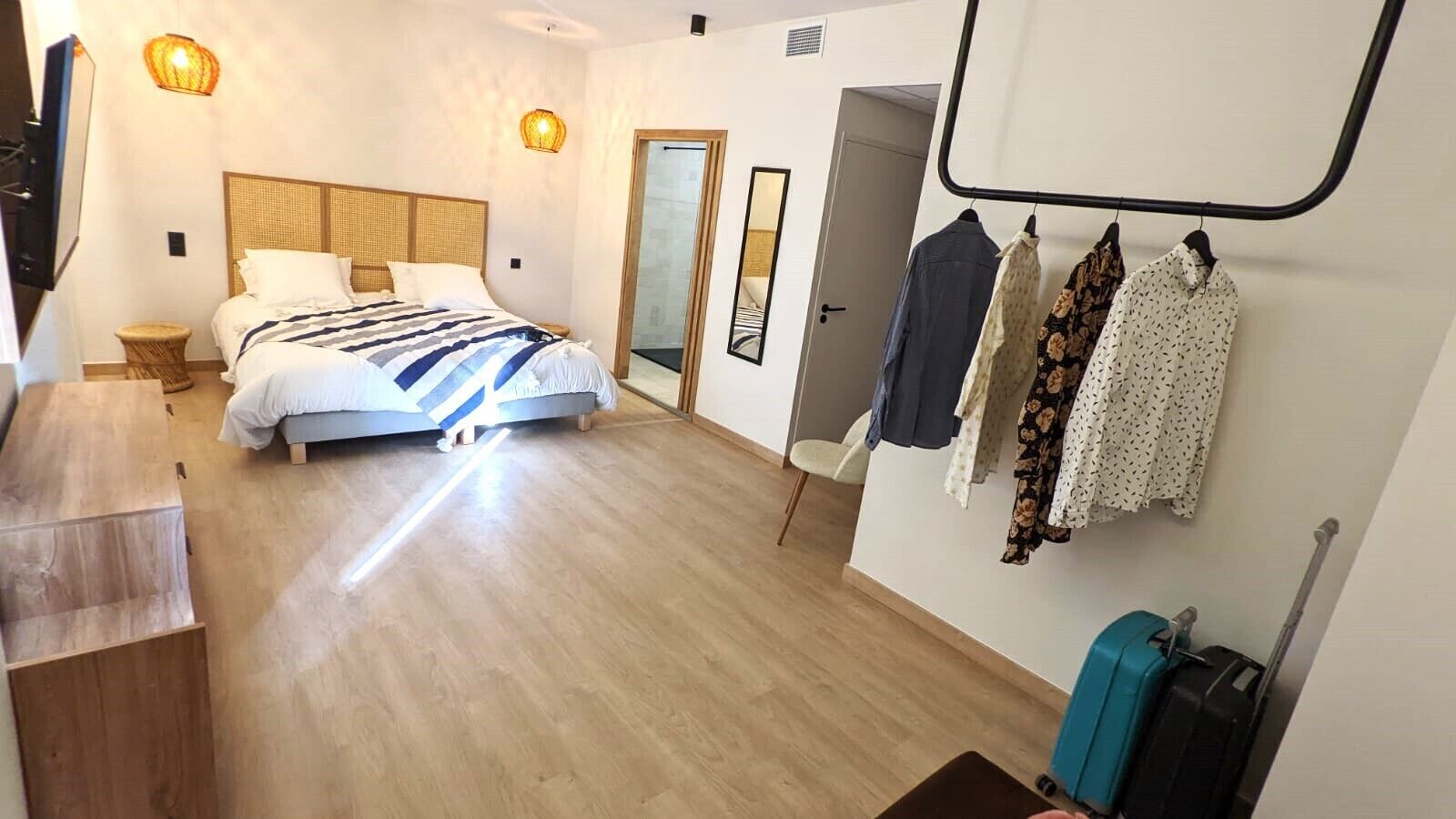 Intense Boutik-Hôtel