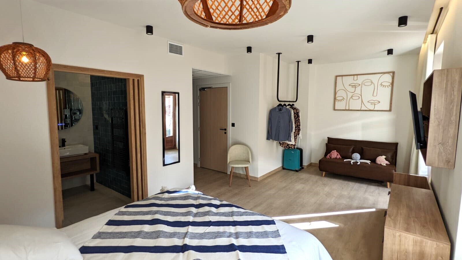 Intense Boutik-Hôtel